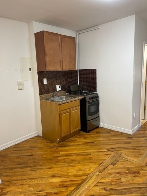 76 E 1st St #3A, New York, NY 10009