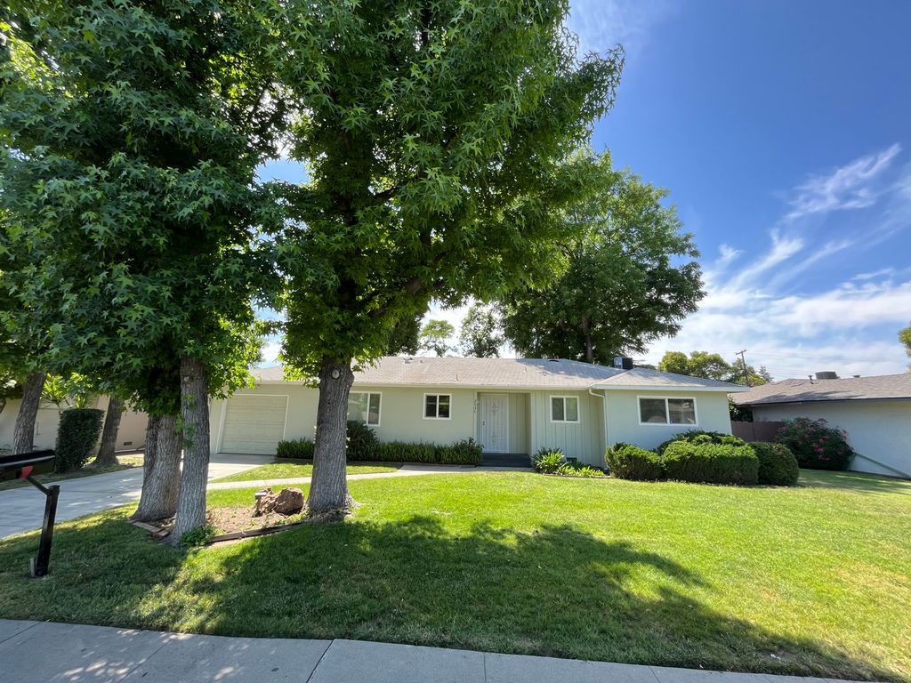 2537 S Locust St, Visalia, CA 93277 Trulia