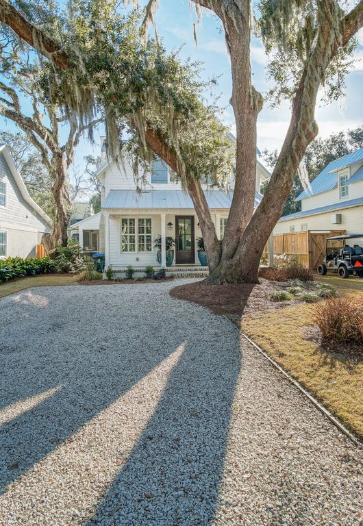 110 Broadway St, Saint Simons Island, GA 31522