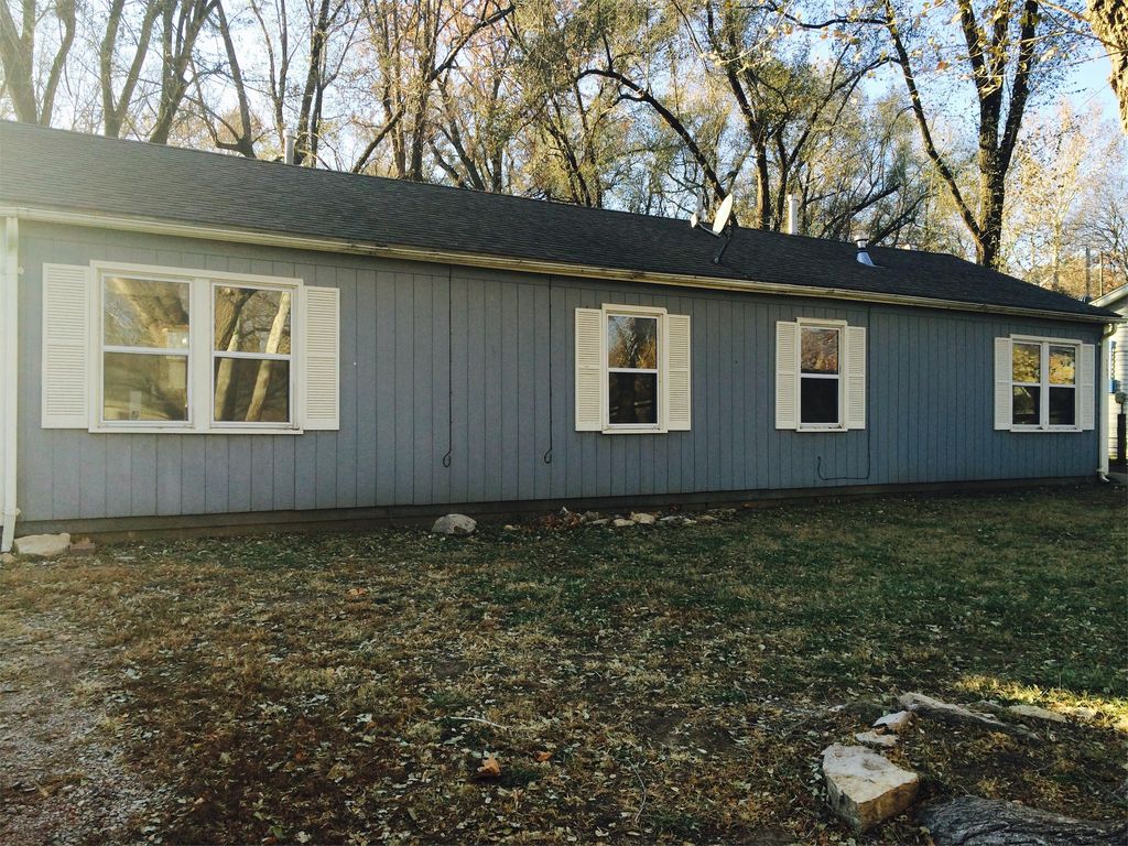 1131 Pine St, Eudora, KS 66025 Trulia