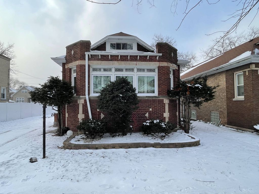 8136 S Luella Ave, Chicago, IL 60617