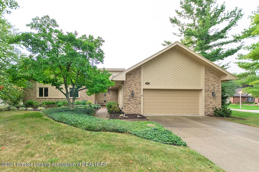 4911 Malpaso Ln, Lansing, MI 48917