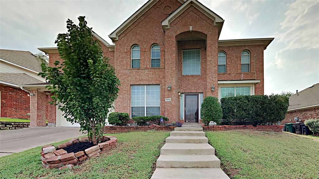7908 Parkwood Plaza Dr, Fort Worth, TX 76137