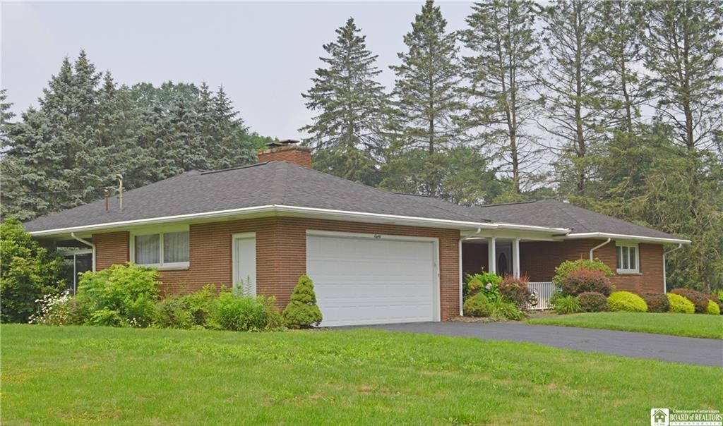 80 Canterbury Rd, Jamestown, NY 14701