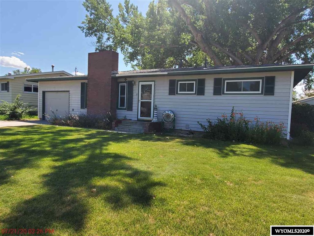408 S  18th St, Worland, WY 82401