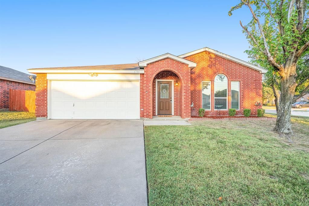 6706 White Tail Ln, Arlington, TX 76002