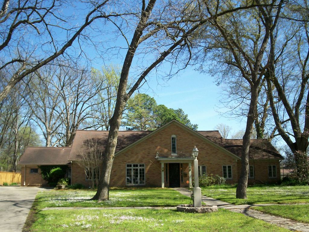 1211 S Grand Ave, Stuttgart, AR 72160 Trulia