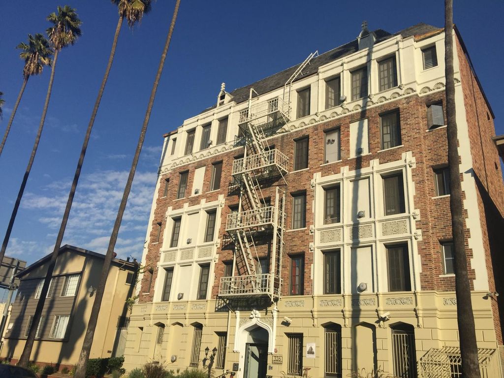 326 S  Normandie Ave #201, Los Angeles, CA 90020