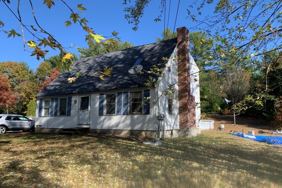 28 April Dr, Litchfield, NH 03052 3 Bed, 2 Bath SingleFamily Home