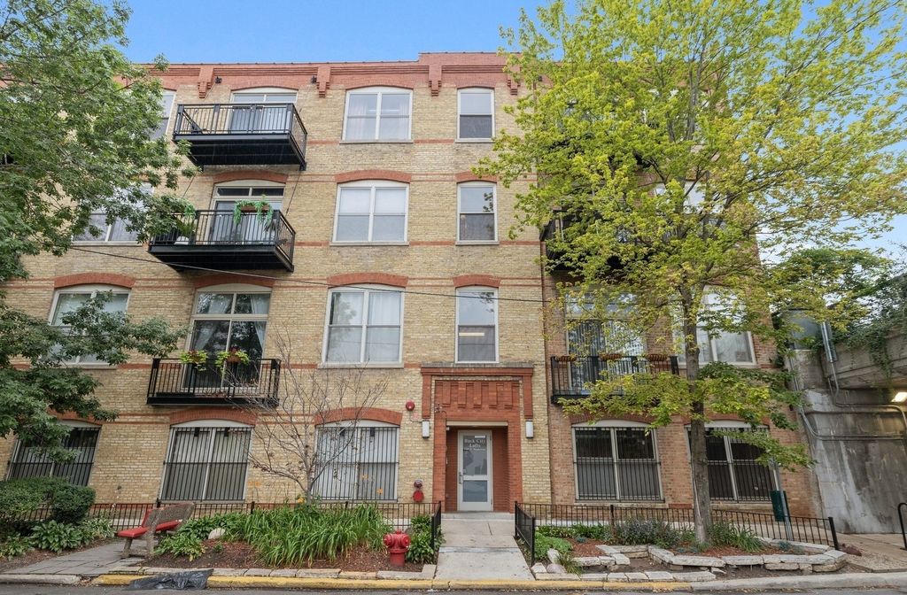 1740 N  Maplewood Ave #310, Chicago, IL 60647