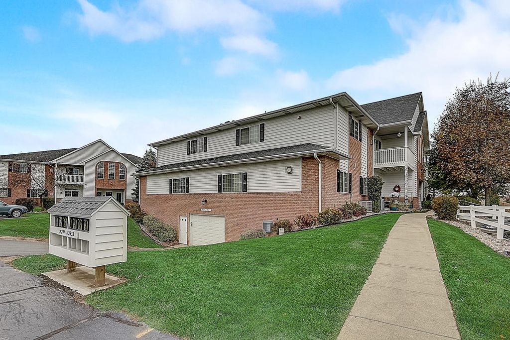 W241N2533 E Parkway Meadow Cir 2, Pewaukee, WI 53072 Trulia