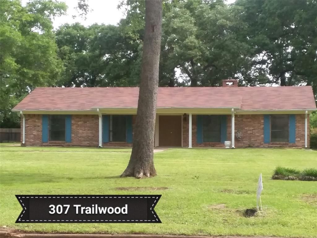307 Trailwood Dr, Crockett, TX 75835