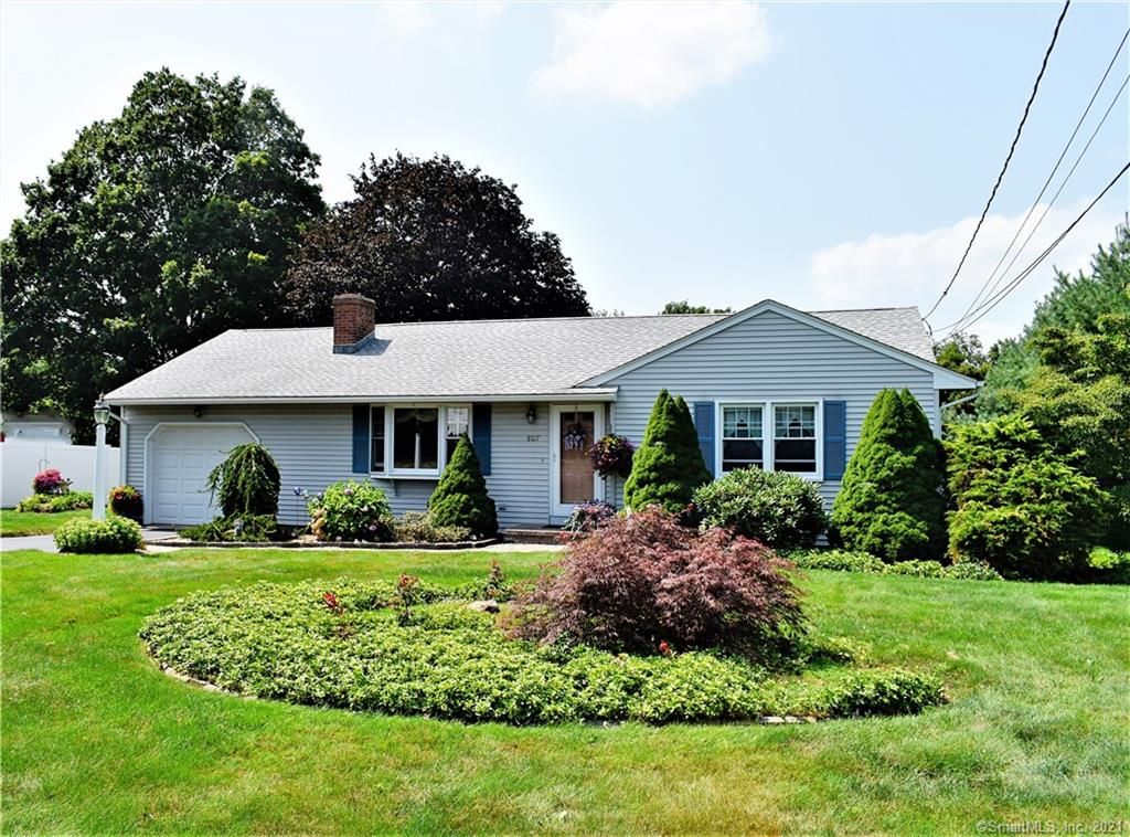 807 Murdock Ave, Meriden, CT 06450