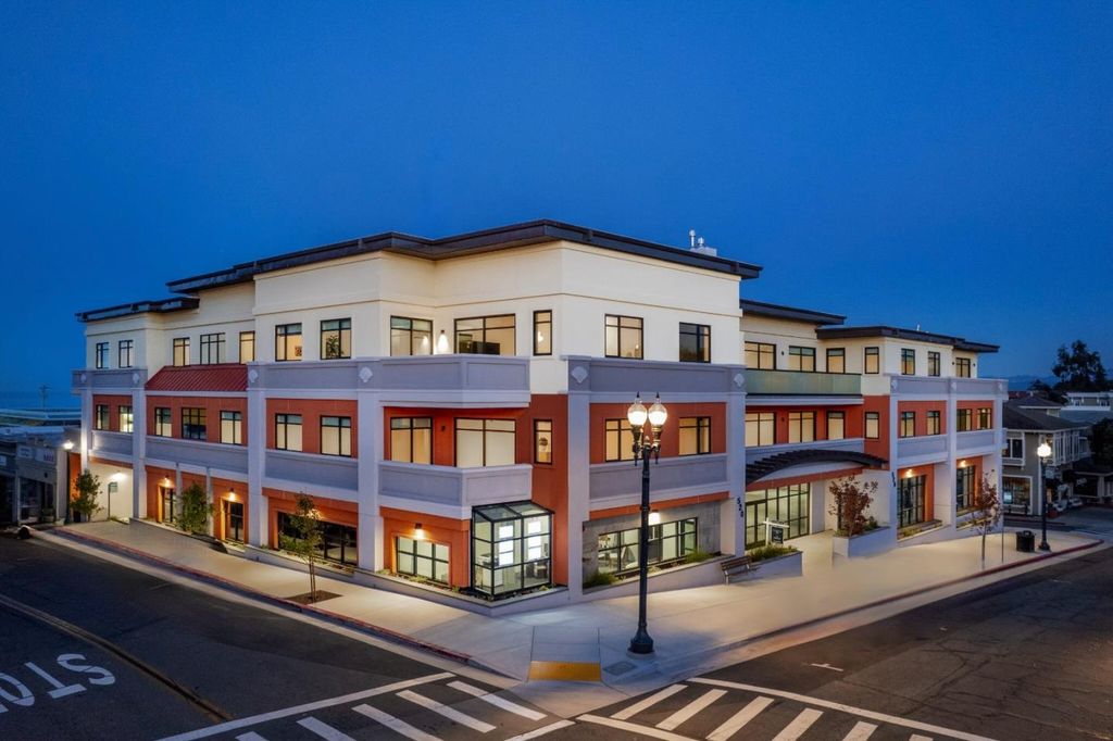 520 Lighthouse Ave #201, Pacific Grove, CA 93950