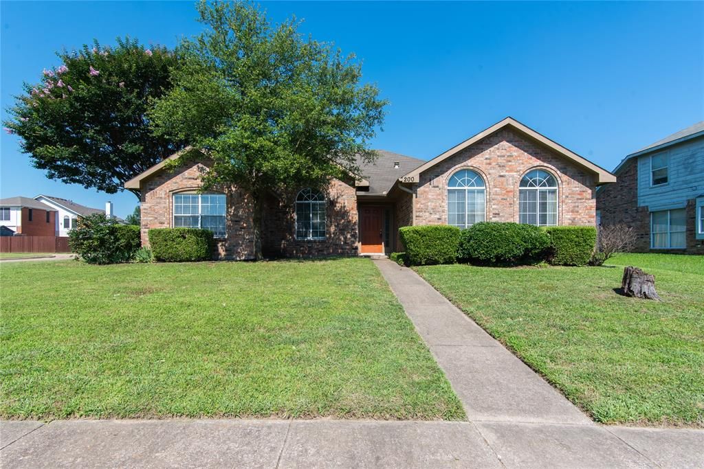 200 Lavender Dr, Cedar Hill, TX 75104