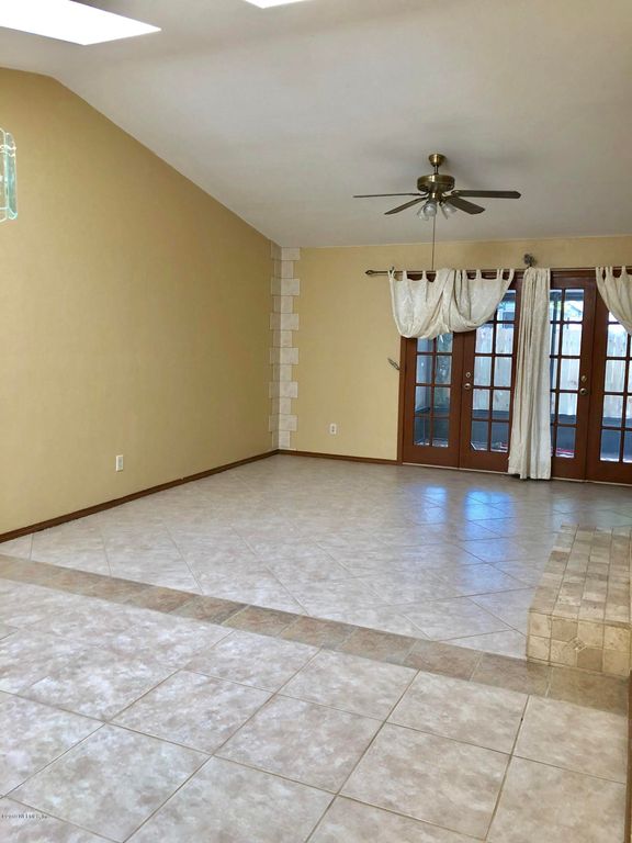 2232 Jadestone Dr, Jacksonville, FL - 3 Bed, 2 Bath Multi-Family Home