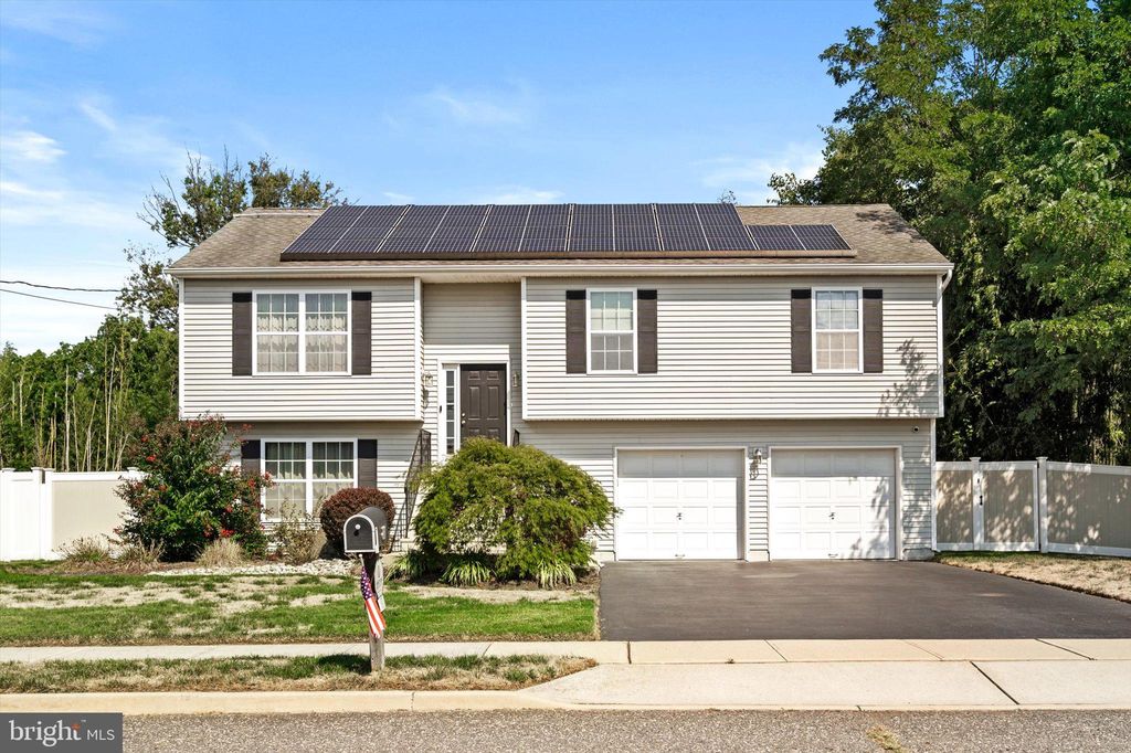 80 Clearview Ave, Hamilton, NJ 08619