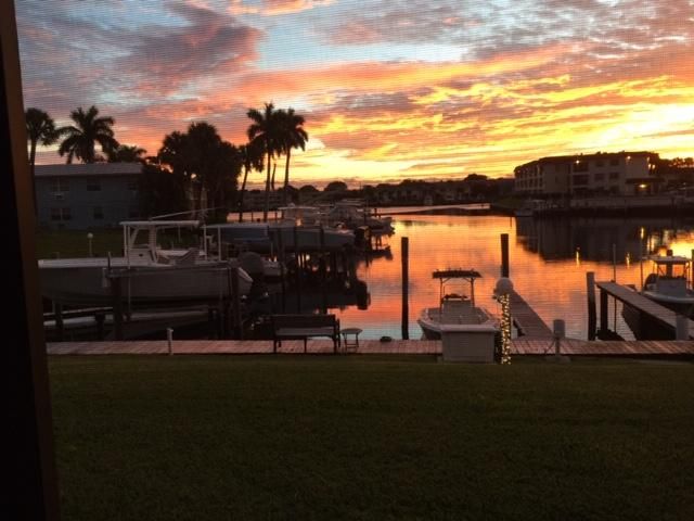 326 Northlake Dr #101, North Palm Beach, FL 33408