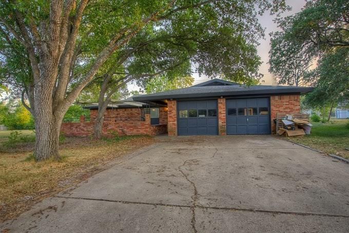1208 N Ridgefield Cir, College Station, TX 77840