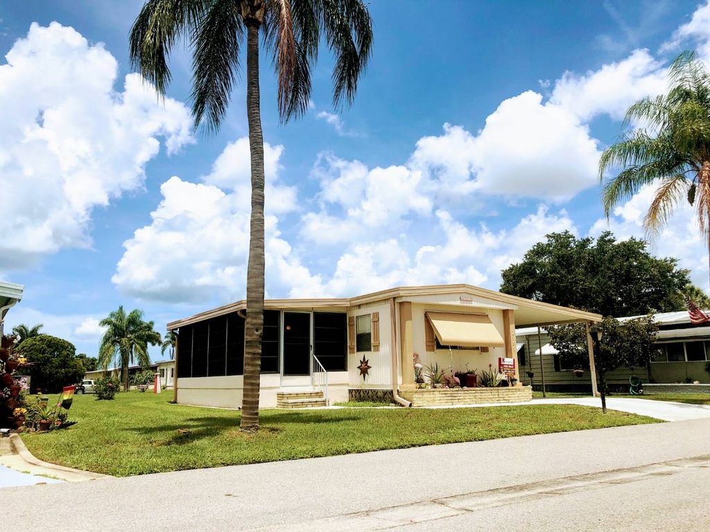 2953 Palm Lake Dr, Sarasota, FL 34234