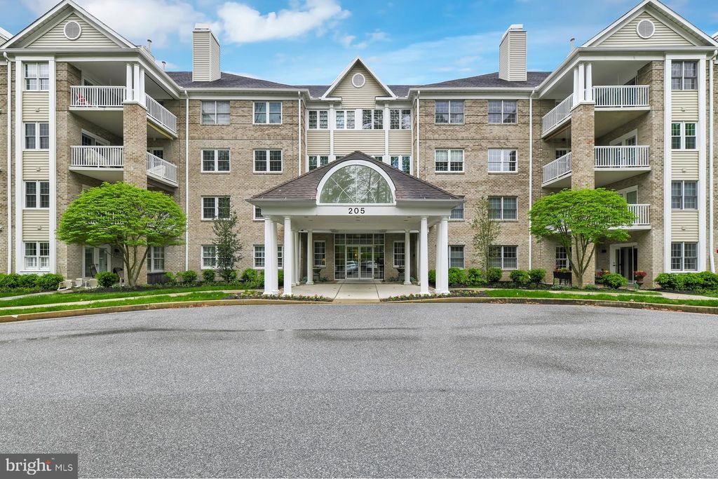 205 Belmont Forest Ct #406, Lutherville Timonium, MD 21093