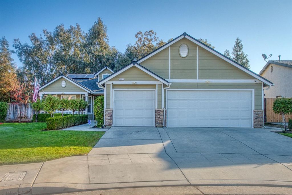 7080 N Dante Ave, Fresno, CA 93722