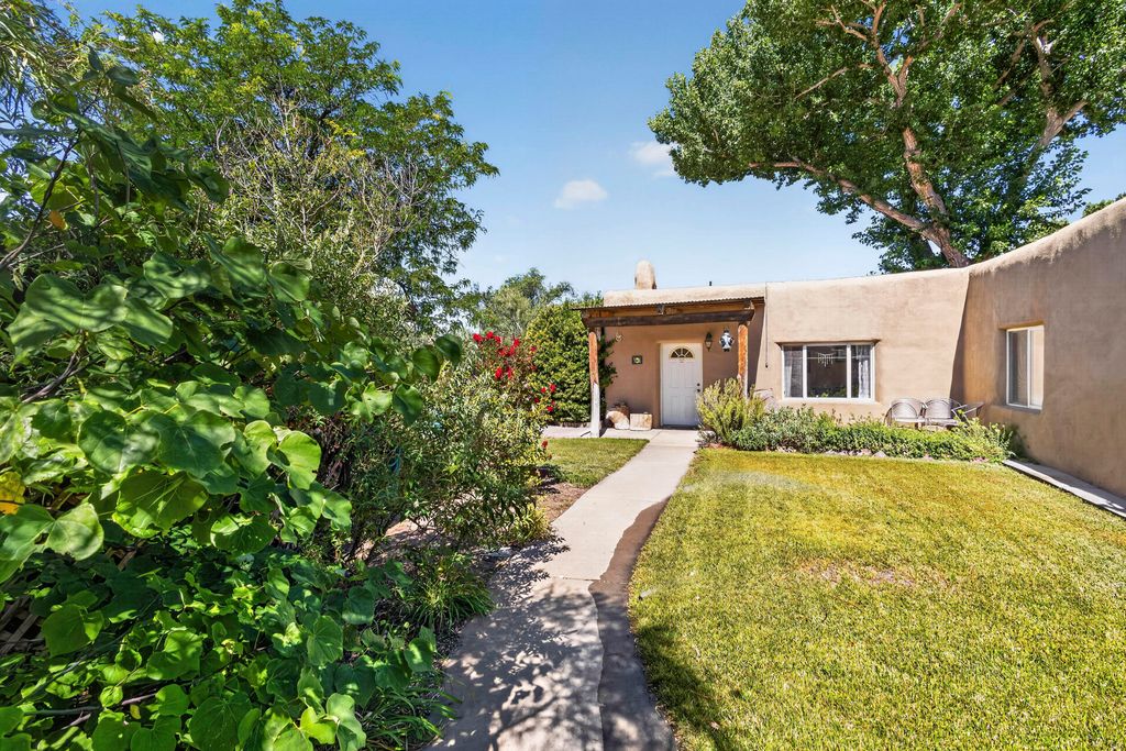 view 71st full size image of this home