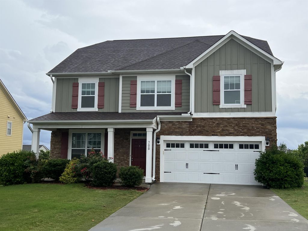708 Glenville Lake Dr, Fuquay Varina, NC 27526