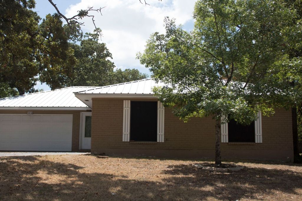 1414 Magnolia Dr, College Station, TX 77840