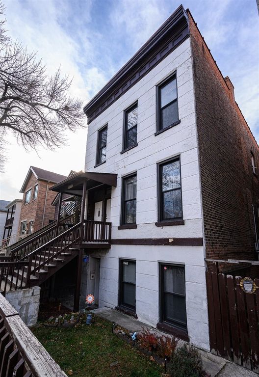 3136 S Emerald Ave, Chicago, IL 60616