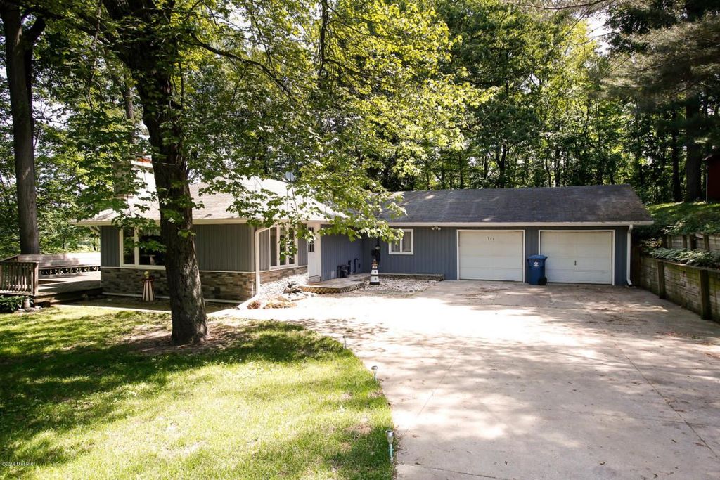 775 Woodland Bch, Battle Creek, MI 49014