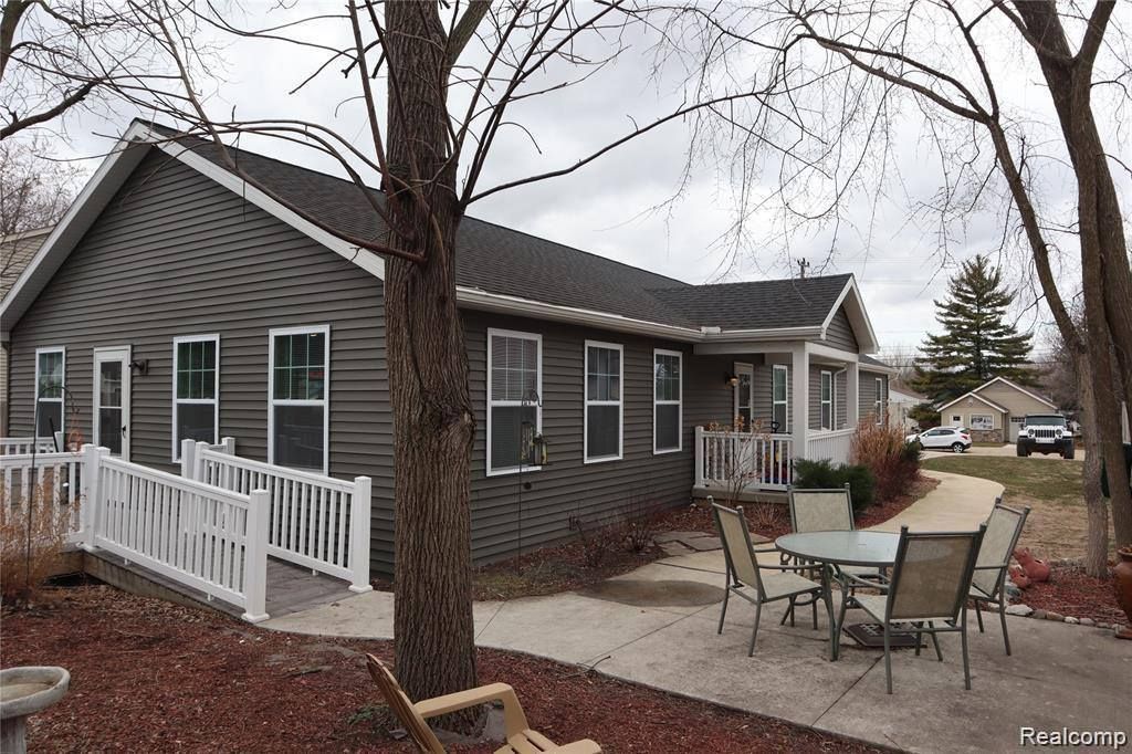 135 Free Residential St, Fowlerville, MI 48836