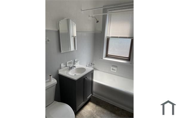 10836 S Calumet Ave #3S, Chicago, IL 60628