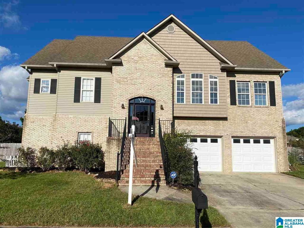 295 Waterford Cove Trl, Calera, AL 35040