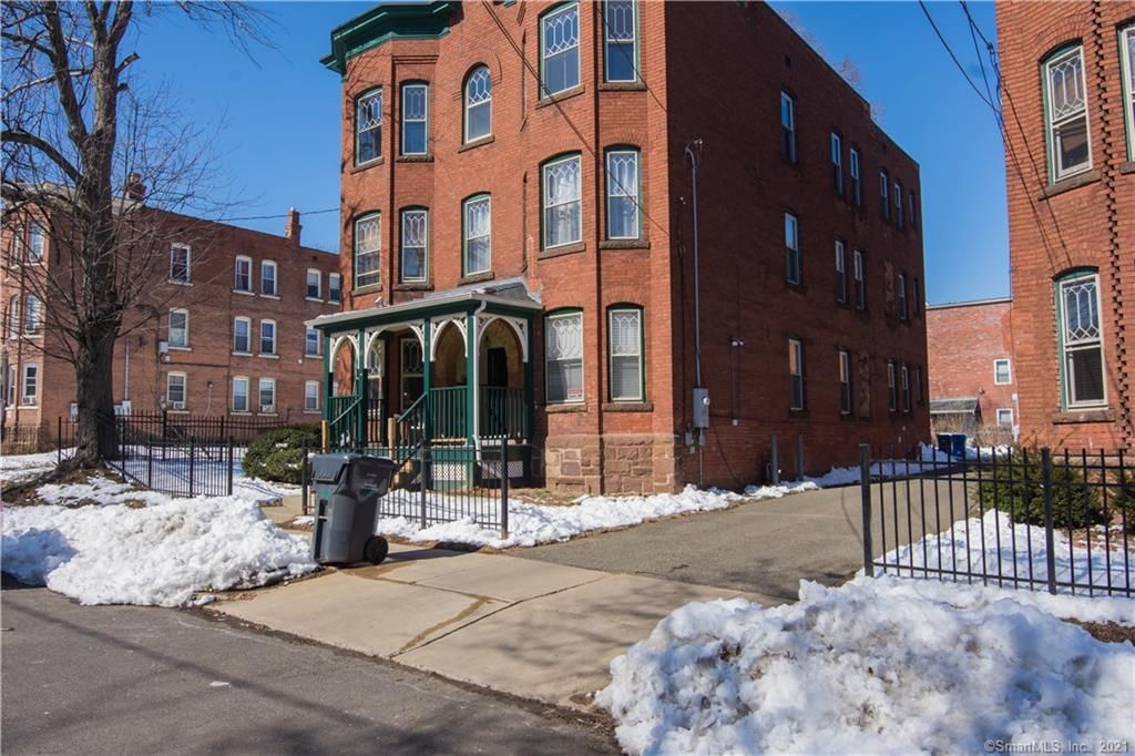 16 Putnam Hts, Hartford, CT 06106