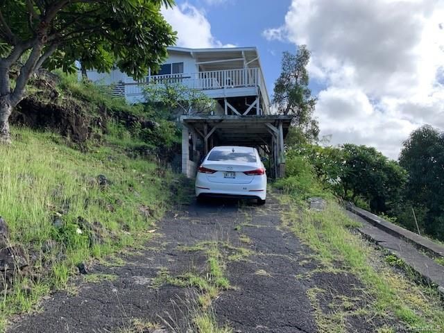 1327 Hoakoa Pl, Honolulu, HI 96821