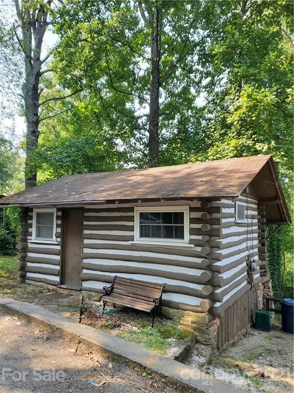 15 Cottage Dr, Asheville, NC 28805