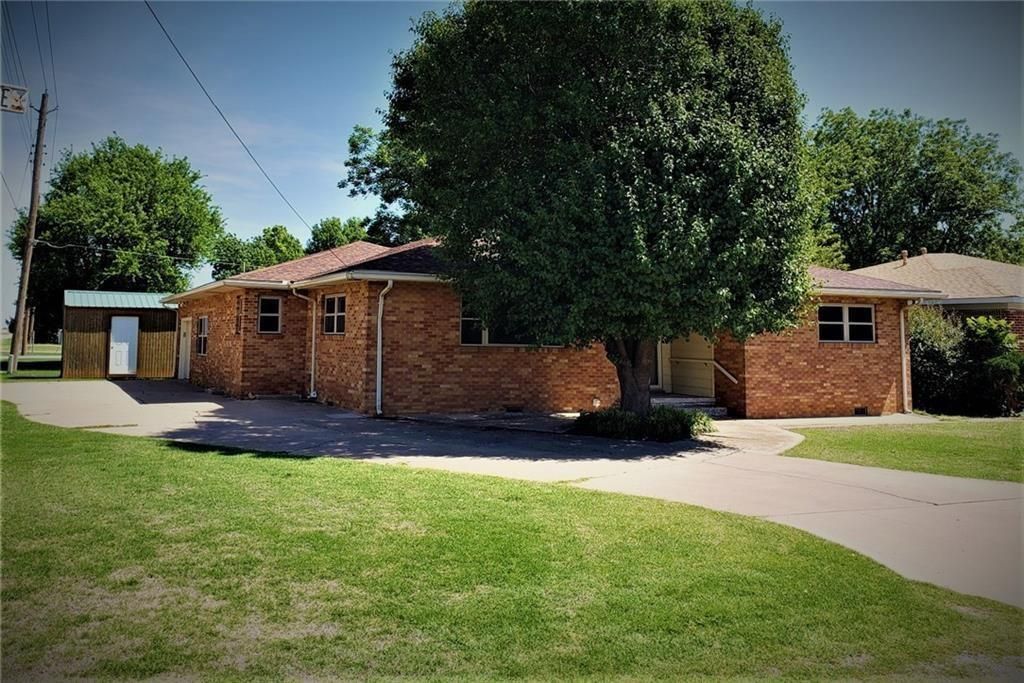 429 W Monroe St, Mangum, OK 73554
