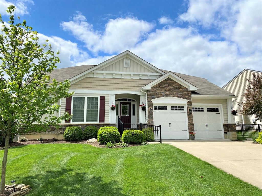 813 Sunrise Ridge Ct, Maineville, OH 45039