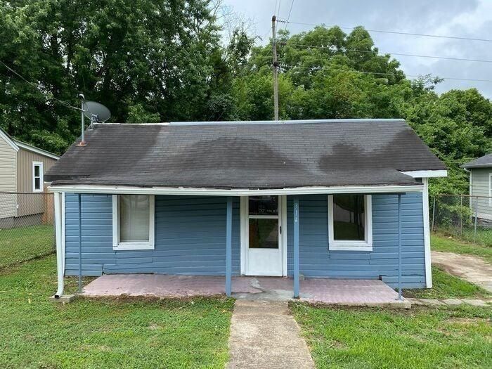 314 E 18th St, Columbia, TN 38401