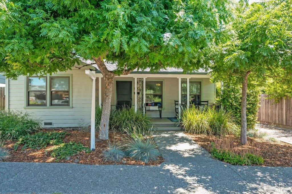 824 Center St, Healdsburg, CA 95448 Trulia