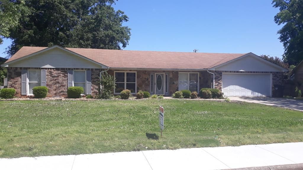 1809 Edwards Ave, Muscle Shoals, AL 35661
