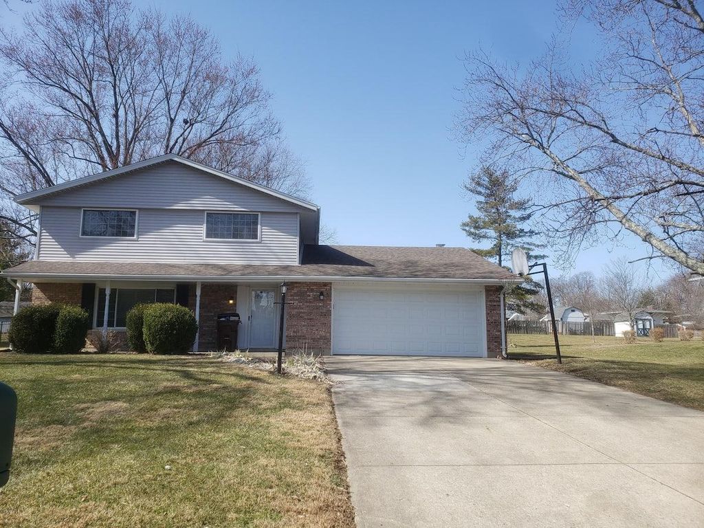 1581 Diplomat Dr, Beavercreek, OH 45432