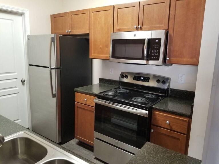 1005 W Trade St