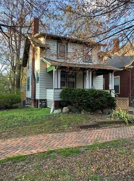 702 W  Oregon St, Urbana, IL 61801