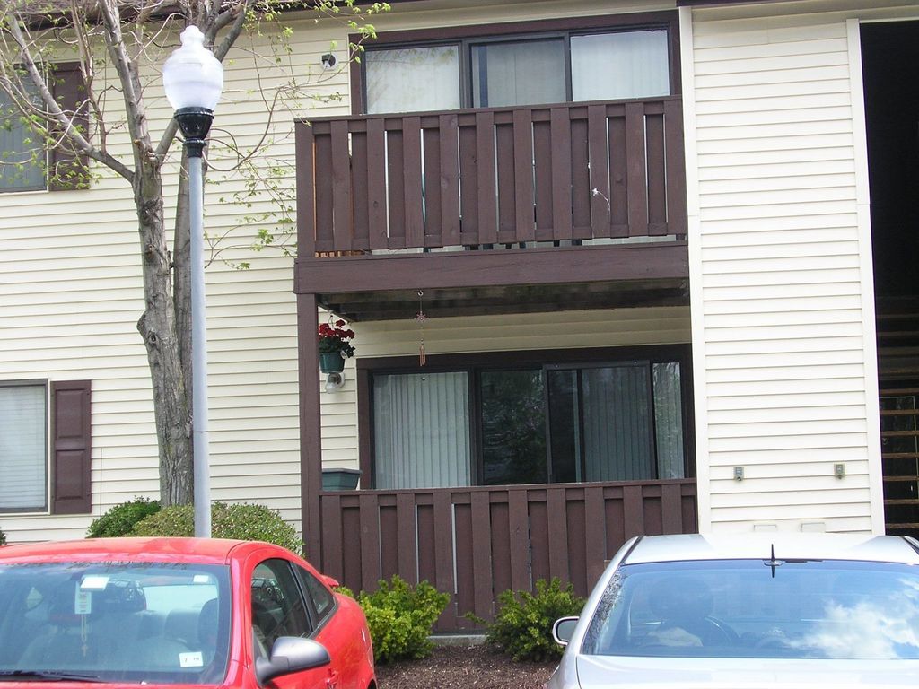 703 Lindsey Ct, Marlton, NJ 08053