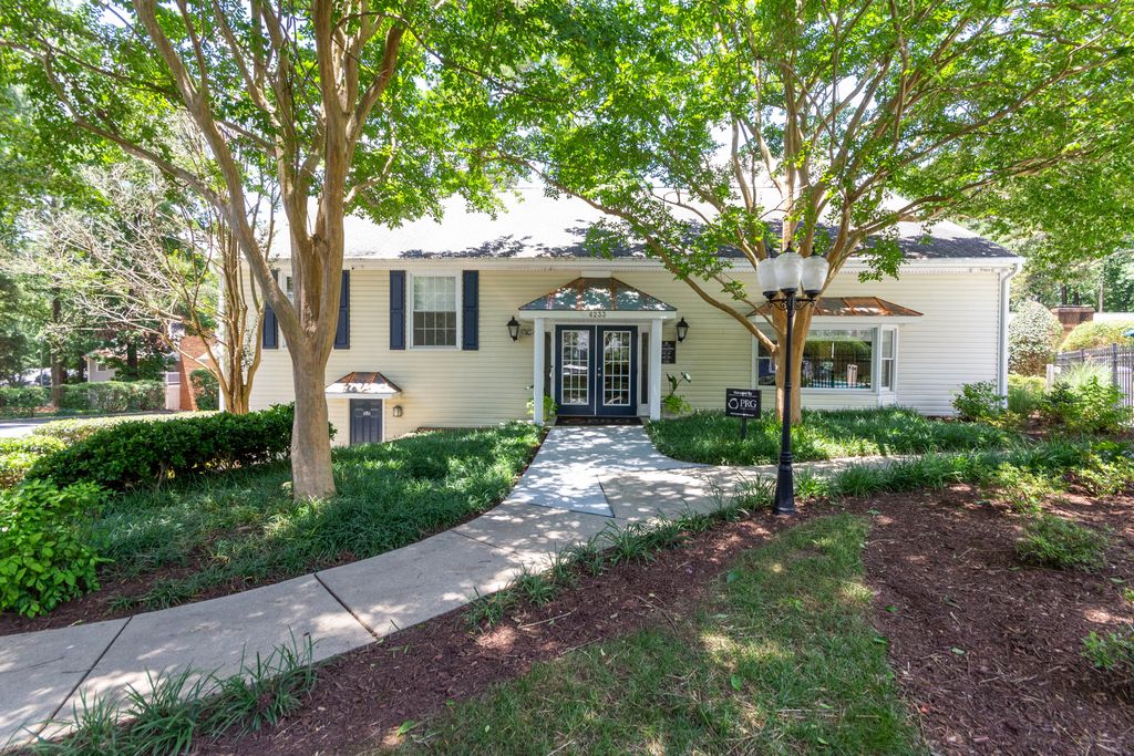 4233 Avent Ferry Rd, Raleigh, NC 27606