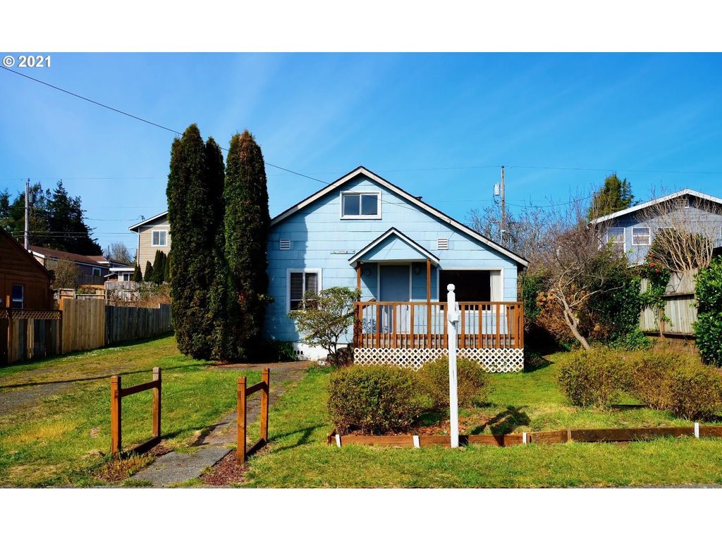 3450 Pine St, North Bend, OR 97459
