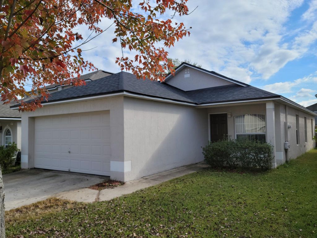 6638 Gentle Oaks Dr N, Jacksonville, FL 32244