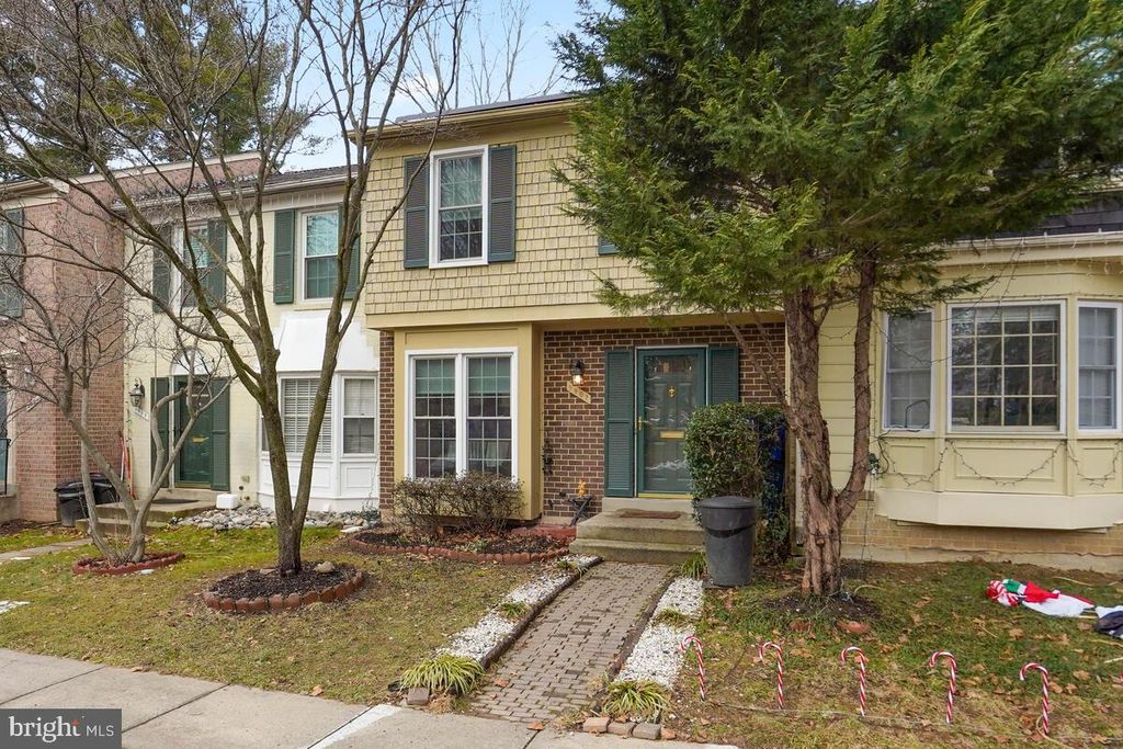 9907 Tambay Ct, Gaithersburg, MD 20886